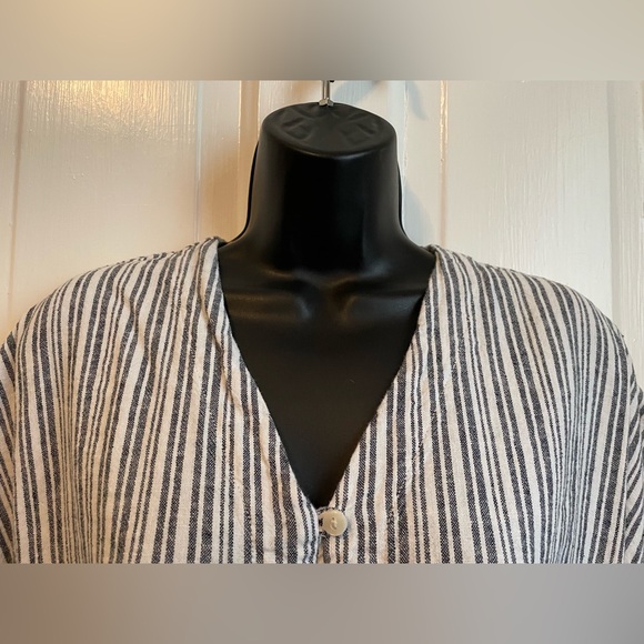 2 for $6 Linen Blend Tie front Top - Picture 3 of 10